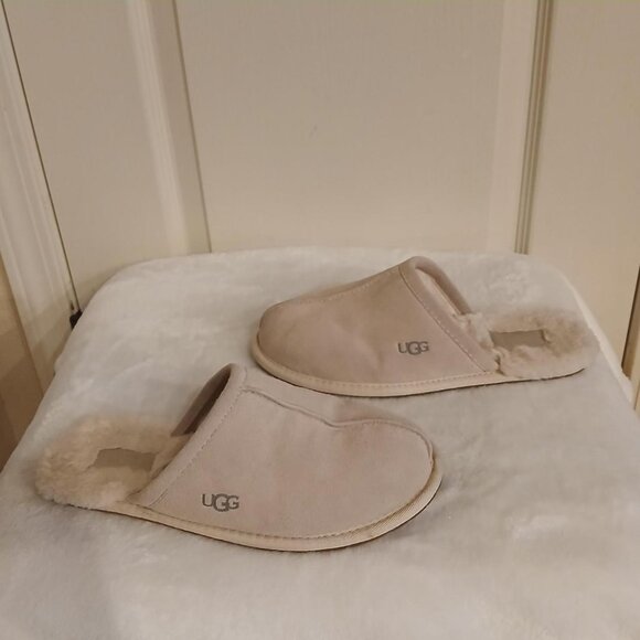 UGG Pearle slippers with a suede upper and plush wool lining size 7 - Picture 3 of 6